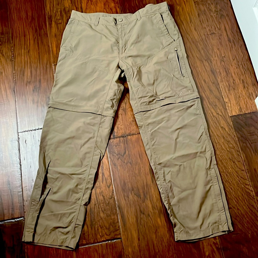 The North Face men’s convertible pants/shorts. Size 38, olive green.